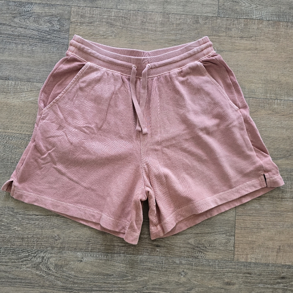 Old Navy Women's Athletic Shorts in Pink